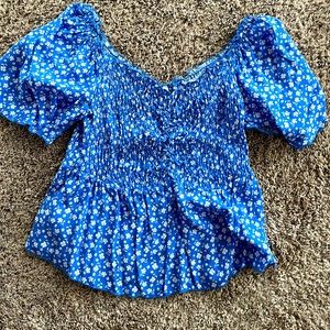 Blue floral top
